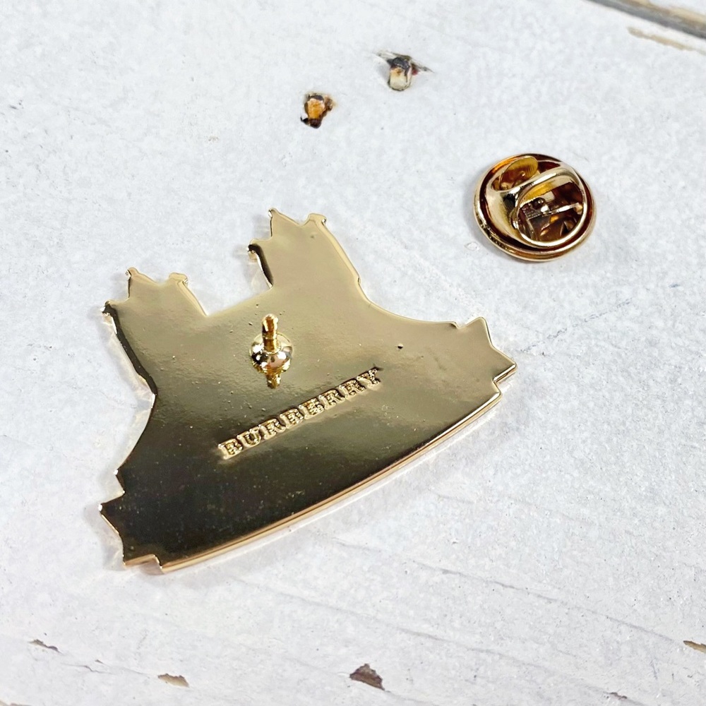 |SOLD| Rare Burberry London Bridge Collectible Lapel Pin - Picture 4 of 5